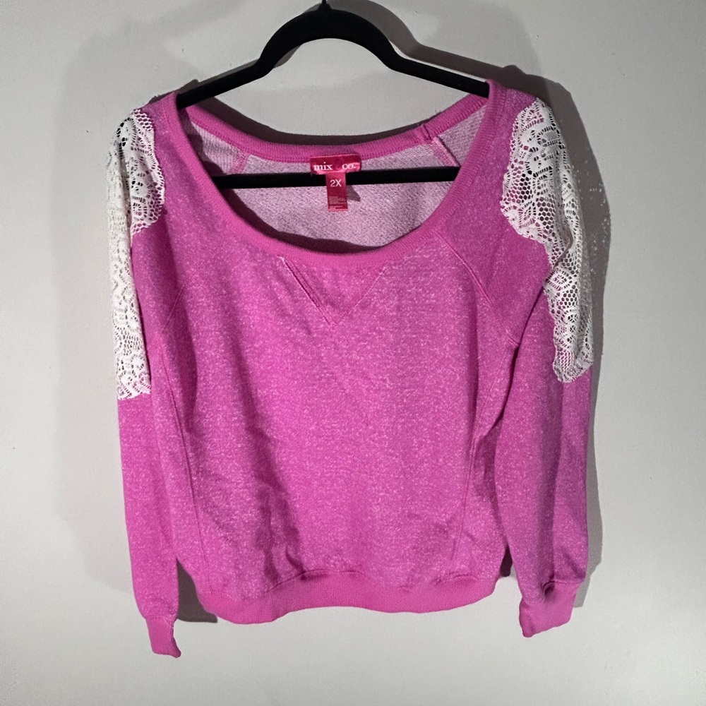 Mix and Co. 2x Cottagecore Pink Lace Accent Top. NWOT lace details feminine